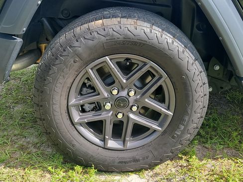 Used 2024 Jeep Wrangler Unlimited Sport AWD/4WD image 5