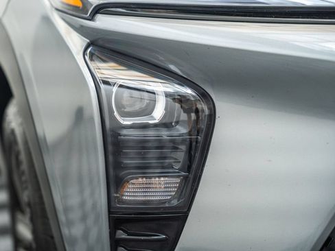 Used 2025 Chevrolet Trax ACTIV w/ Sunroof Package FWD image 14