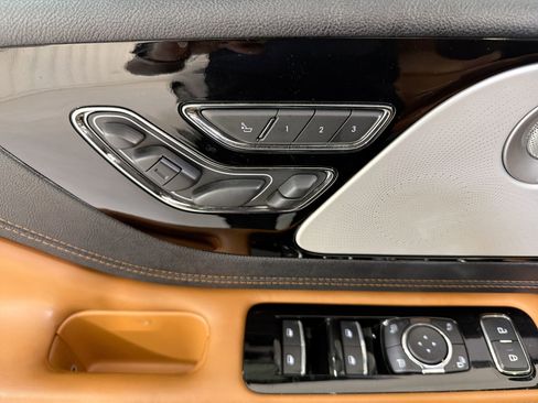 Used 2022 Lincoln Aviator Black Label w/ Dynamic Handling Package image 11