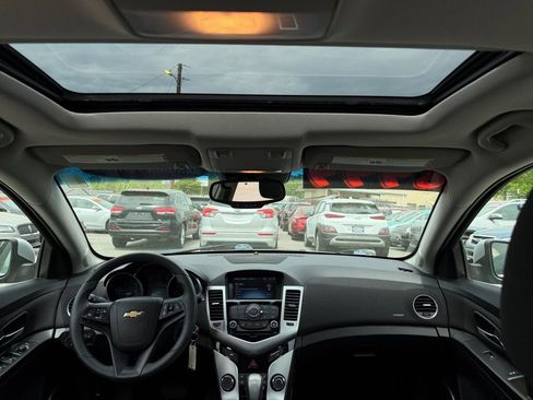 Used 2016 Chevrolet Cruze LT w/ Sun And Sound Package FWD image 12