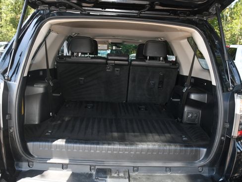 Used 2017 Toyota 4Runner SR5 Premium RWD image 18