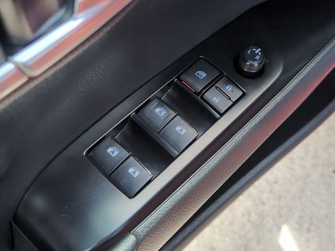 Used 2019 Toyota Camry SE FWD image 15