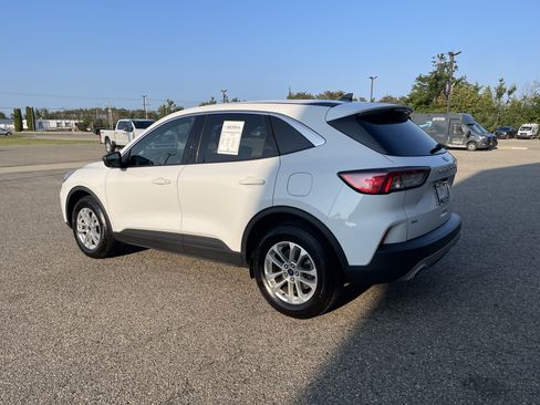 Used 2022 Ford Escape SE w/ Convenience Package AWD/4WD image 5