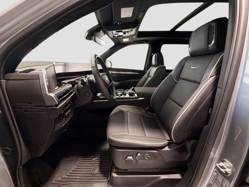 New 2026 Cadillac Escalade ESV Luxury w/ LPO, Floor Liner Package AWD/4WD image 20