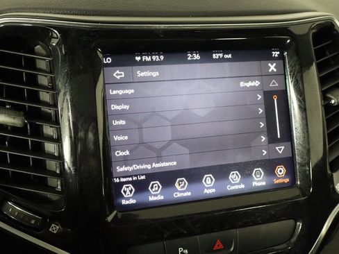 Used 2019 Jeep Cherokee Limited AWD/4WD image 36