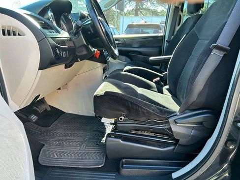 Used 2014 Dodge Grand Caravan American Value Package w/ UConnect Hands-Free Group image 6