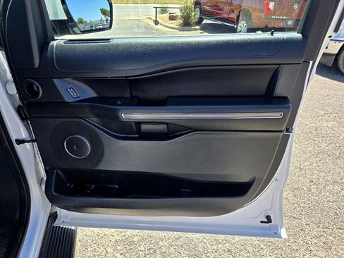 Used 2021 Ford Expedition Max XLT image 18