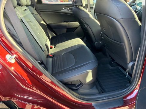Used 2025 Kia Sportage SX Prestige image 15