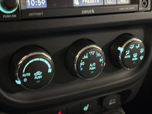 Used 2016 Jeep Patriot High Altitude AWD/4WD image 16