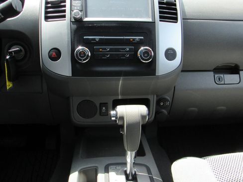 Used 2019 Nissan Frontier SV RWD image 18
