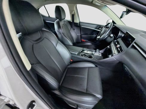 Used 2026 Genesis G70 2.5T RWD image 30