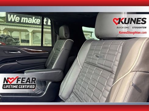 Used 2024 Cadillac Escalade ESV Sport Platinum w/ LPO, ONYX Package image 41