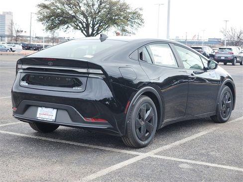 New 2026 Toyota Prius SE image 4