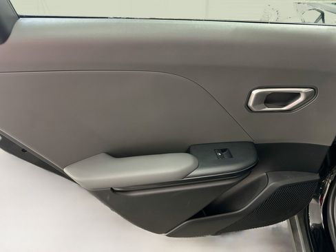 Used 2025 Kia K4 FWD image 26