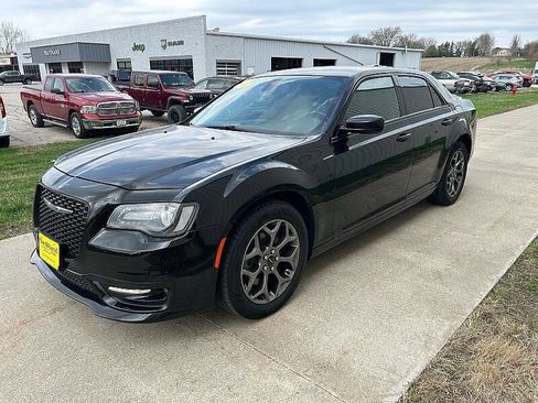 Used 2018 Chrysler 300 S w/ S Model Appearance Package AWD/4WD image 22