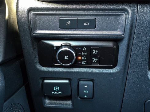 Used 2023 Ford Expedition Limited image 26