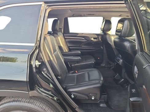 Used 2016 Toyota Highlander Limited Platinum AWD/4WD image 23