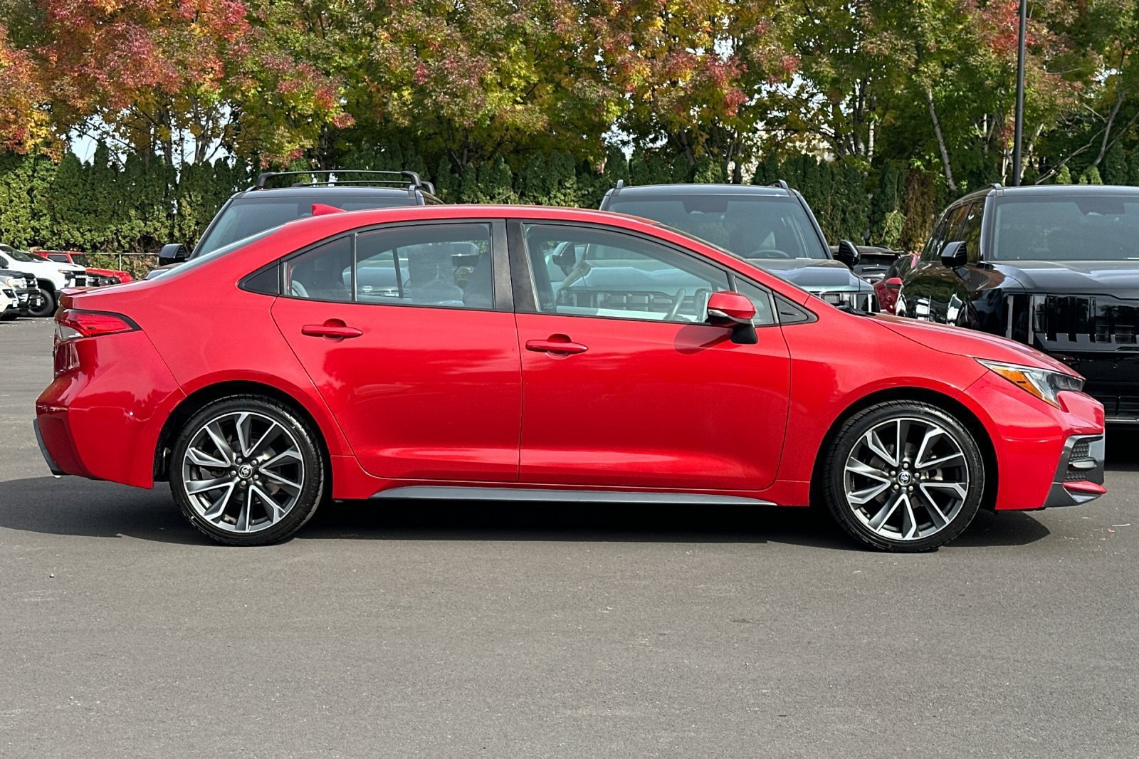 Used 2021 Toyota Corolla SE FWD image 3
