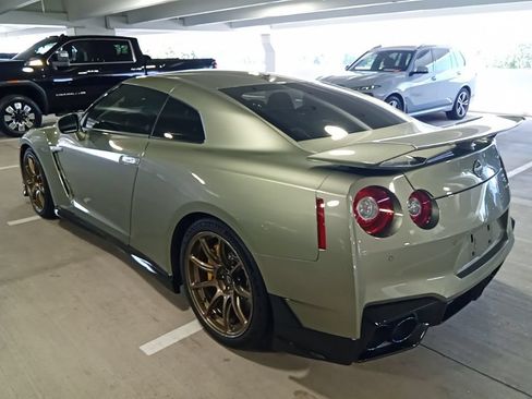 Used 2024 Nissan GT-R w/ Floor Mat Package AWD/4WD image 7
