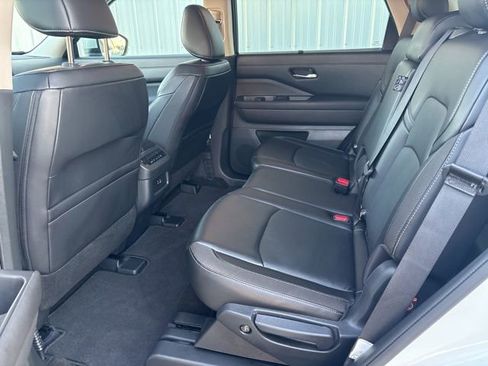 Certified 2024 Nissan Pathfinder SL image 13
