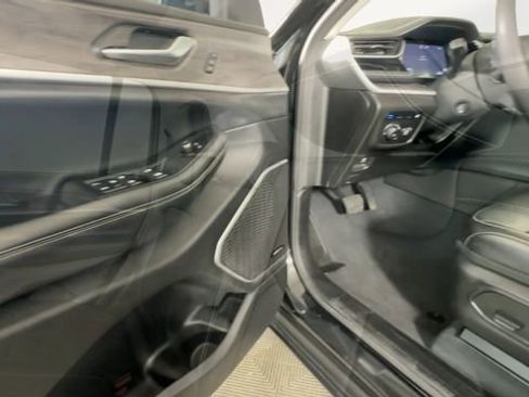 Used 2023 Jeep Grand Cherokee 4WD 4xe w/ Luxury Tech Group II image 25