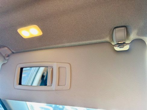 Used 2018 BMW 320i xDrive Sedan w/ Premium Package image 35