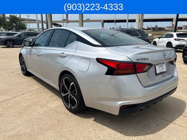 Used 2024 Nissan Altima 2.5 SR FWD image 7