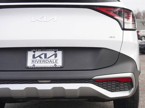 Used 2023 Kia Sportage EX image 17