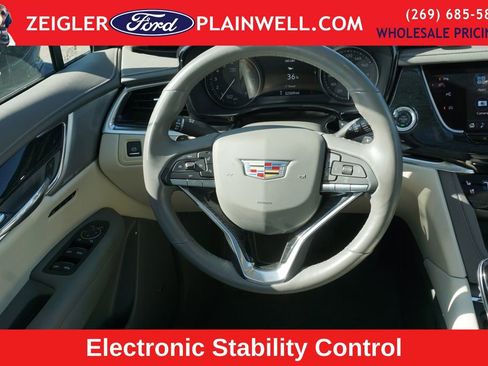 Used 2023 Cadillac XT6 Premium Luxury w/ Technology Package AWD/4WD image 15