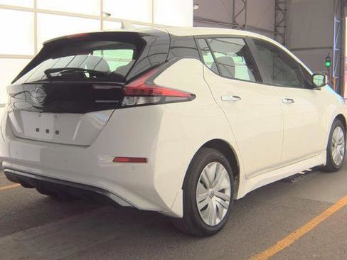 Used 2024 Nissan Leaf S image 3