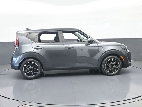 Used 2023 Kia Soul EX image 7