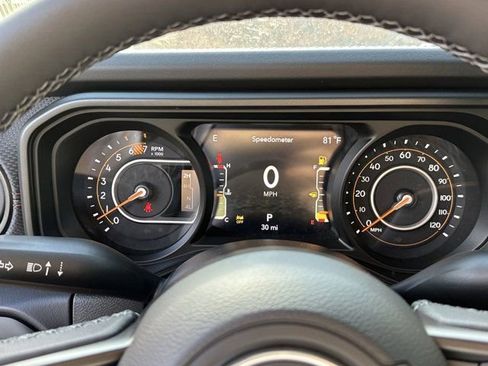 New 2025 Jeep Wrangler Rubicon w/ XTREMEE 35" Tire Package image 8