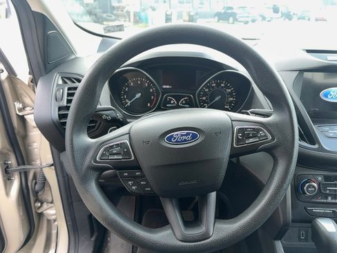 Used 2017 Ford Escape SE w/ Equipment Group 201A AWD/4WD image 11
