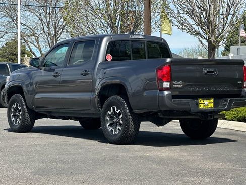 Used 2019 Toyota Tacoma SR w/ SR Convenience Package image 6