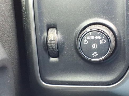 Used 2018 Chevrolet Silverado 1500 LT w/ Texas Edition image 22