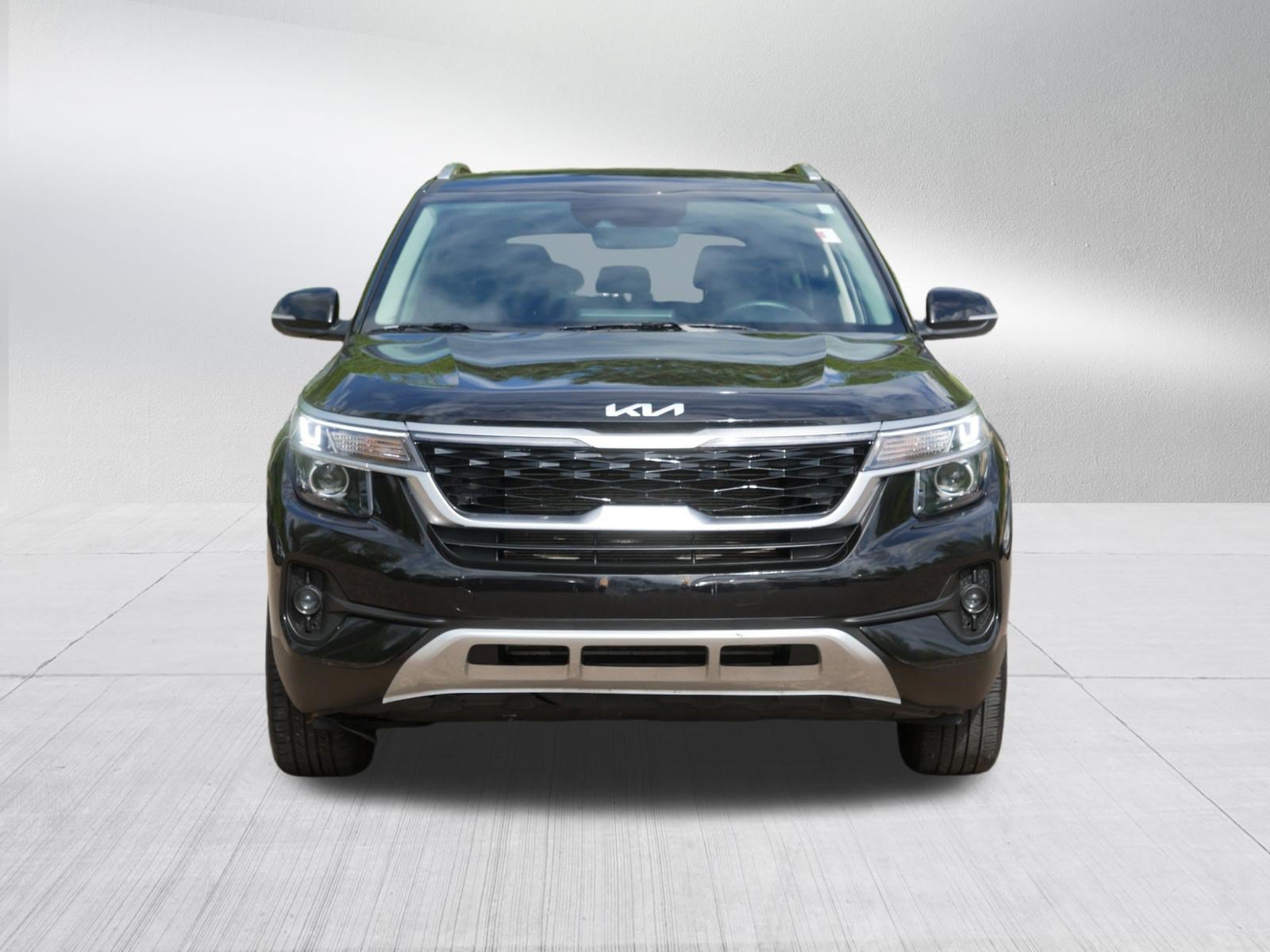 Used 2022 Kia Seltos EX AWD/4WD image 2