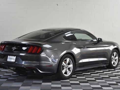 Used 2017 Ford Mustang Coupe image 6