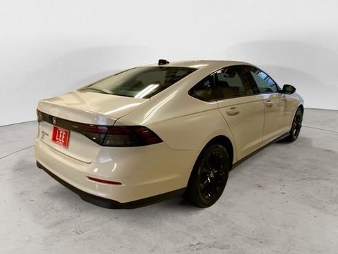 Used 2025 Honda Accord SE image 6