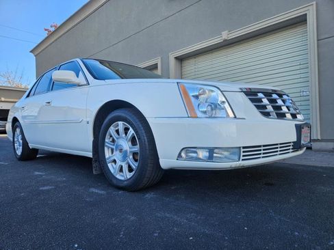 Used 2010 Cadillac DTS image 27