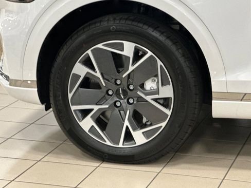 New 2026 Genesis Electrified GV70 AWD/4WD image 23