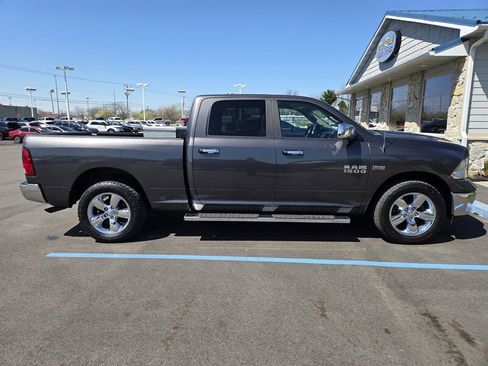 Used 2018 RAM 1500 Classic SLT image 2