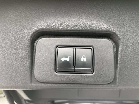 Used 2021 Nissan Rogue SV w/ Premium Package FWD image 11
