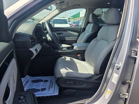 Certified 2025 Honda Pilot EX-L image 9