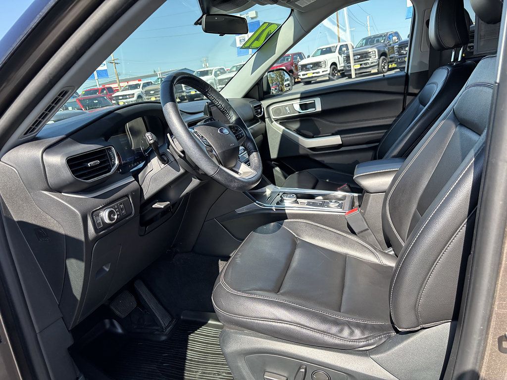 Used 2021 Ford Explorer XLT w/ Equipment Group 202A AWD/4WD image 15