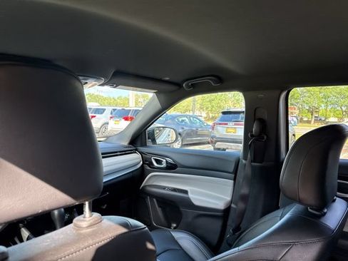 Used 2025 Jeep Compass Limited AWD/4WD image 20