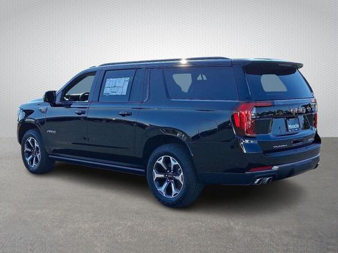 New 2025 GMC Yukon XL AT4 Ultimate image 3