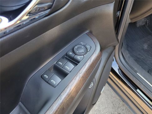 Used 2023 GMC Acadia Denali w/ Black Diamond Edition FWD image 23