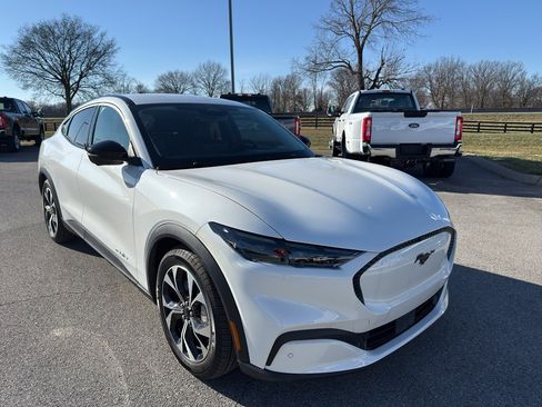 Used 2025 Ford Mustang Mach-E Select w/ Comfort Package Lite image 3