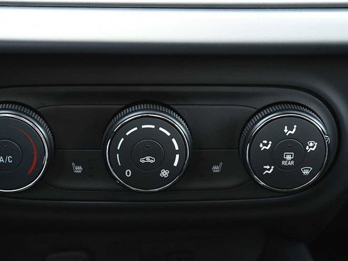 New 2026 Chevrolet Trax LS w/ LS Convenience Package image 17