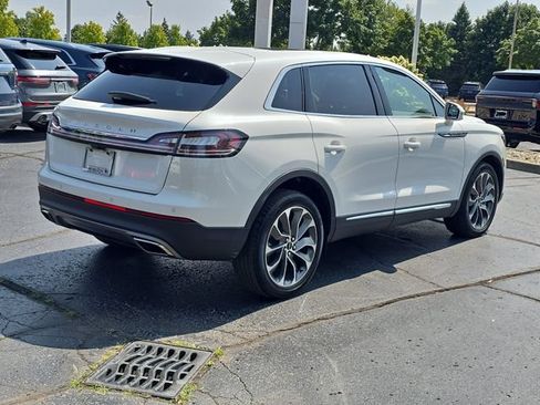 Used 2023 Lincoln Nautilus Reserve AWD/4WD image 4